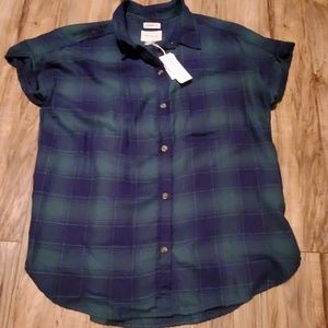 American Eagle Plaid Short Sleeve Button Up Shirt